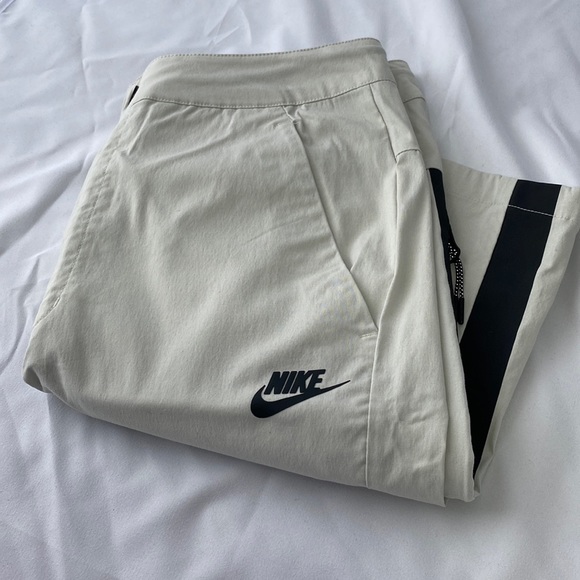 Nike Tech Street Shorts (S) - Picture 3 of 10